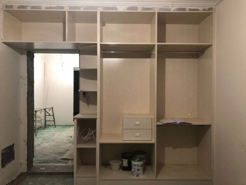 家裝柜子是請(qǐng)木工打柜子好還是全屋定制柜子好，哪種更劃算