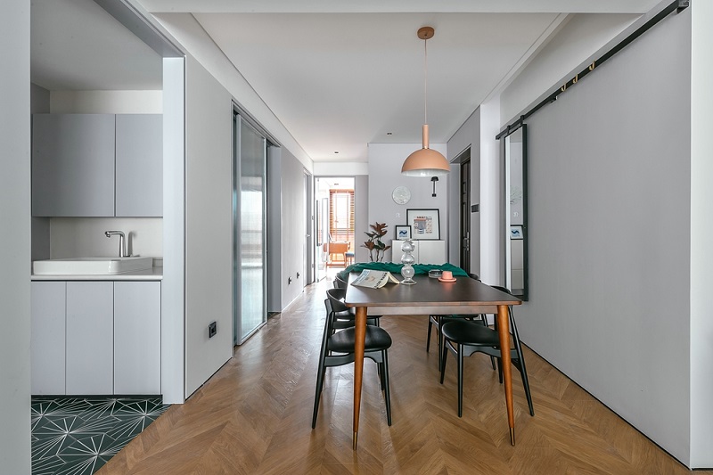 簡約現(xiàn)代的風格陽臺裝修要注意什么? 簡約現(xiàn)代的風格陽臺裝修要注意什么?